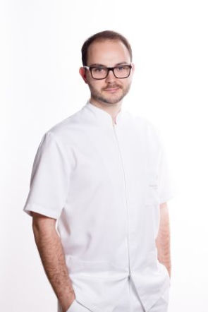 Dr Aleks Charniuk