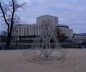 Bydgoszcz stroi się na święta. Kiedy iluminacje oświetlą miasto? [ZDJĘCIA]