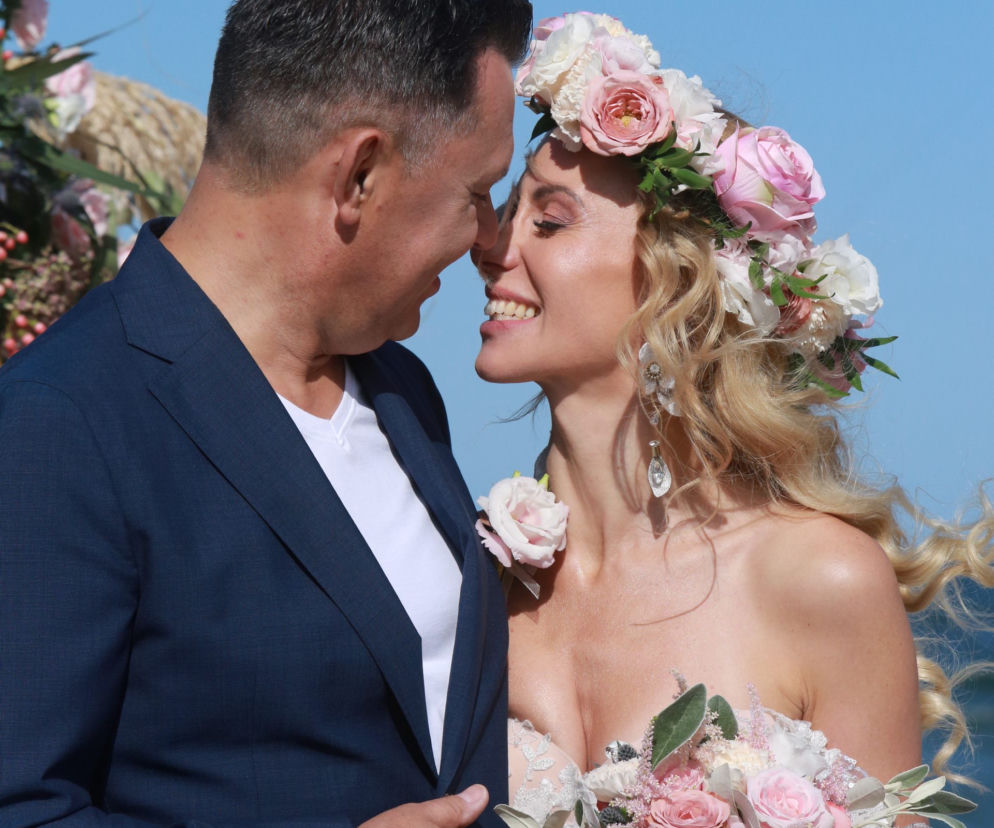 Małgorzata Opczowska wzięła ślub z Jackiem Łęskim na plaży