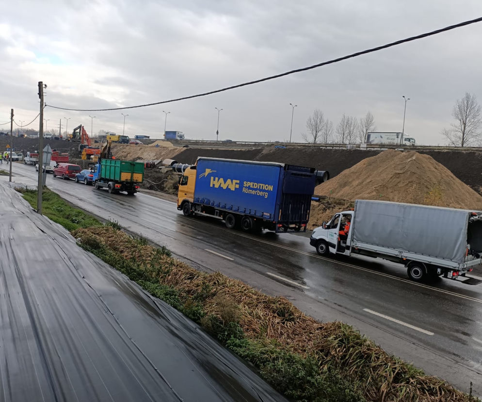 Ciężka płyta przygniotła robotnika! Koszmarny wypadek w Katowicach