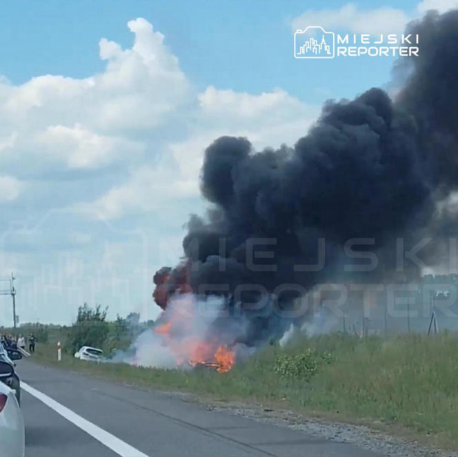 Wypadek na S7 spłonął samochód