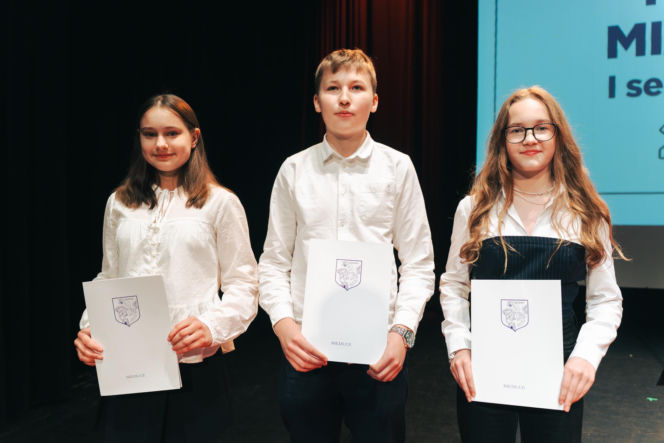 Najzdolniejsi uczniowie odebrali stypendia Prezydenta Miasta Siedlce