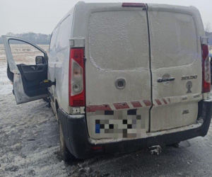 Wypadek busa w Niechlowie. Gdy policjanci zajrzeli do środka, oniemieli