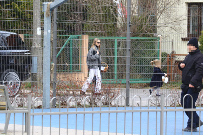 Kasia Tusk z córkami z koszyczkiem przyjechali do Donalda