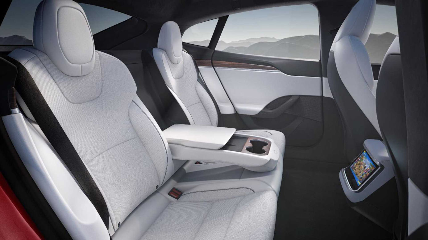 Tesla Model S lifting 2021