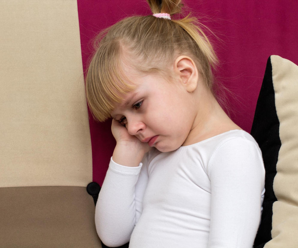 Ten styl rodzicielski jest jak przemoc. 5 zachowań toksycznych rodziców