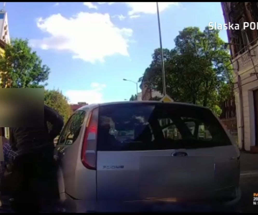 Chorzów: Tajniacy wytargali 25-latka z pojazdu. Policja: To bezwzględny przestępca!