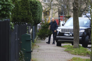 Premier Donald Tusk ma gest? Kupił dwie choinki i odmówił reszty