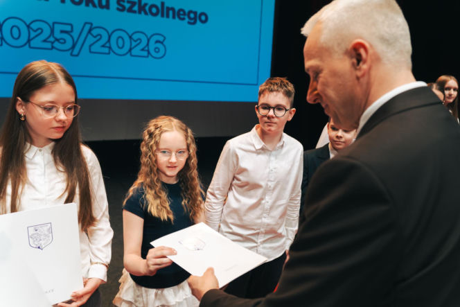Najzdolniejsi uczniowie odebrali stypendia Prezydenta Miasta Siedlce