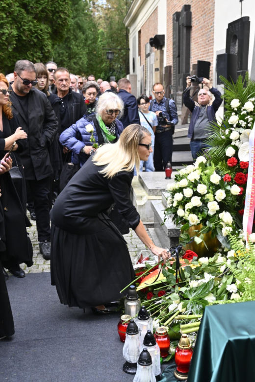 Jan Frycz - piękne kwiaty i wzruszające napisy na pogrzebie artysty