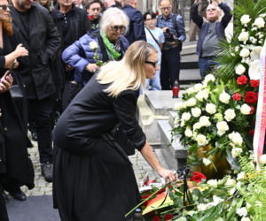 Jan Frycz - piękne kwiaty i wzruszające napisy na pogrzebie artysty
