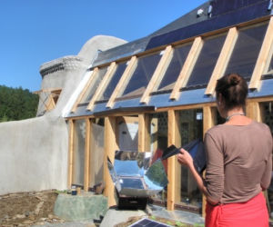 Living machine - Earthship samowystarczalny dom ekologiczny z odpadów 