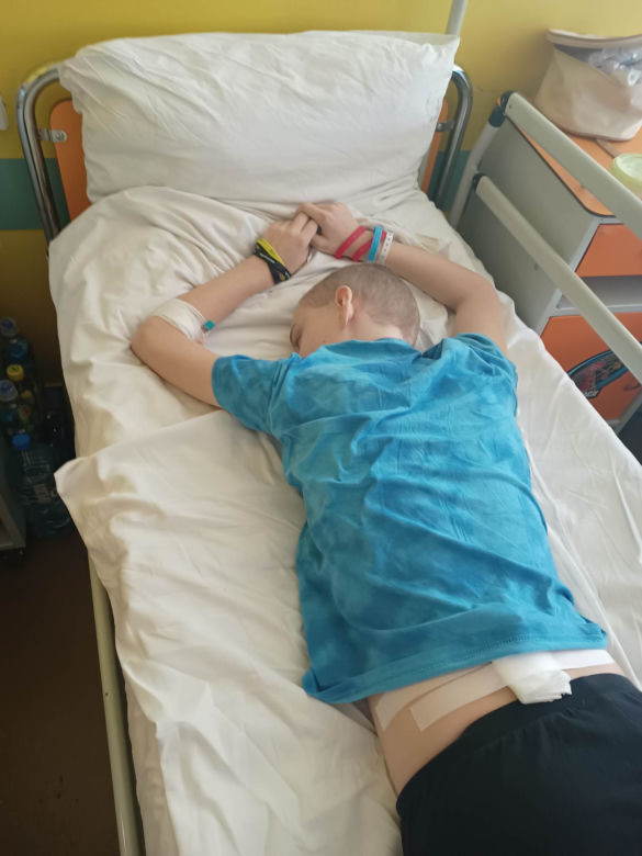 Pawełek musi być poddawany rehabilitacji. Jednak zbiórka na leczenie stoi, "bo takie duże dzieci nikogo nie wzruszają"