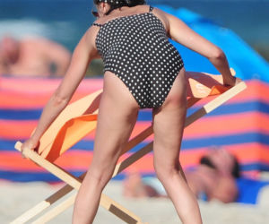 Katarzyna Glinka z rodziną na plaży w Kołobrzegu