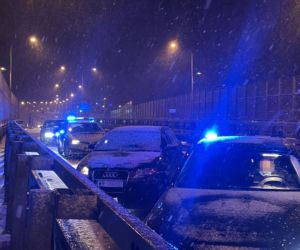 Policyjny pościg po Ursusie. Pijany kierowca uderzył policjantkę w nos