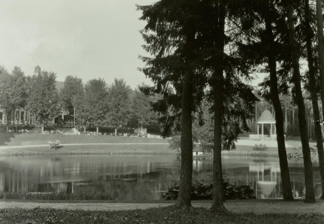 Tak przez lata zmieniało się olsztyńskie Jakubowo. Po dawnym ośrodku rekreacyjnym nie ma znaku