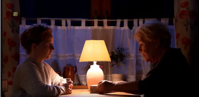 M jak miłość, Barbara (Teresa Lipowska), Ewa (Dominika Kluźniak)