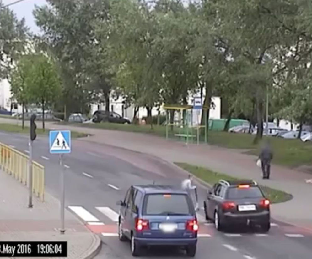 Potrącenie na przejściu dla pieszych – WIDEO