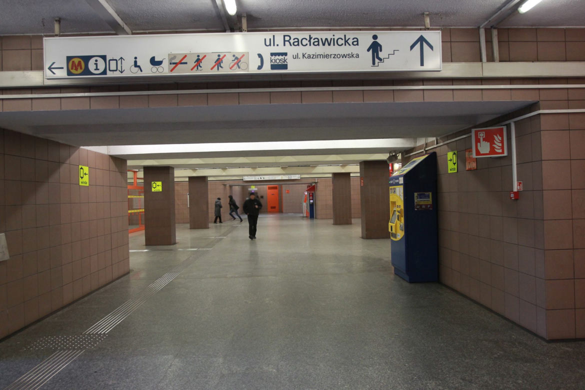W metrze schronisz się podczas ataku