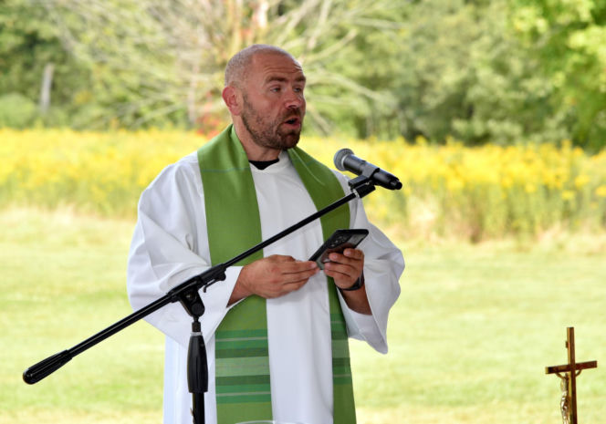 Ks. Piotr Rapcia w rozmowie o polonijnej Wielkanocy