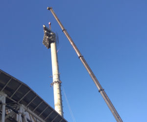 Rzeszów: Po 46 latach ze Stadionu Miejskiego znikają jupitery. To koniec pewnej epoki!