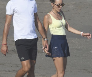Novak Djoković na plaży z żoną Jeleną