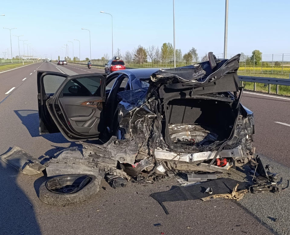 Wypadek na ekspresówce. Dwie osoby trafiły do szpitala