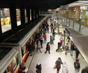 W metrze schronisz się podczas ataku