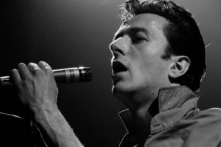 Joe Strummer zniknął, żeby sprzedać więcej biletów. Ten żart kosztował The Clash jego duszę
