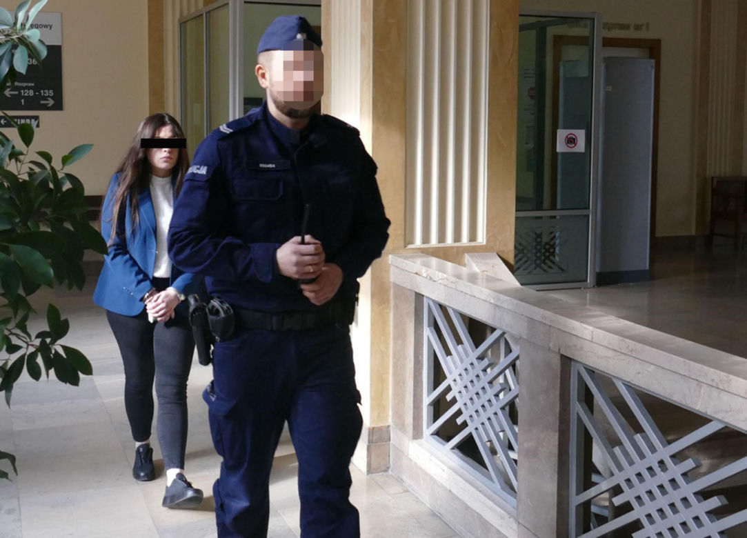 Sąd skazał krwawą Kingę za usiłowanie zabójstwa na ulicy. „Nadzwyczajne złagodzenie kary”