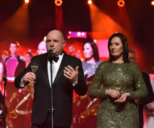 XIV Marszałkowski Bal Dobroczynny w CKK Jordanki. Zdjęcia ze środka. Efektowne kreacje VIP-ów