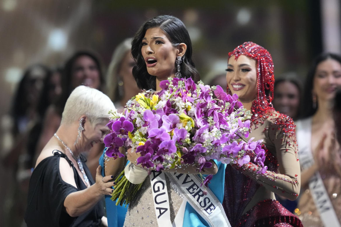 Miss Universe oskarżona o zdradę! "Nie może wrócić do kraju"