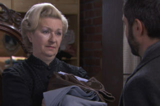 Akacjowa 38, odcinek 806: Maria Luisa odwołuje ślub po tym, jak Rosina niszczy jej welon