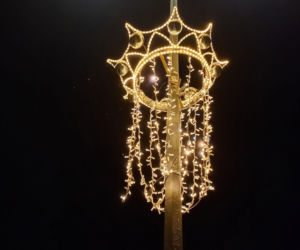 Jednorazowa dekoracja? Nowe iluminacje świąteczne w Lesznie nie wytrzymały nawet sezonu!