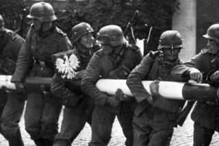 Reparacje wojenne od Niemiec. Poseł PiS ujawnia, kiedy pierwsze wypłaty