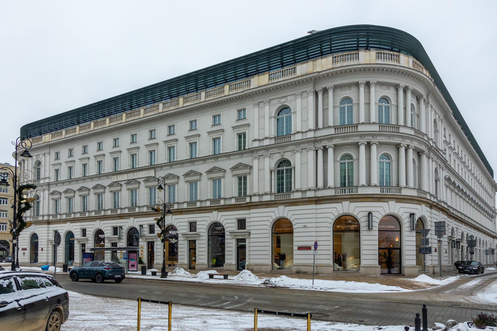 Hotel Europejski działa obecnie pod nazwą Raffles Europejski Warsaw