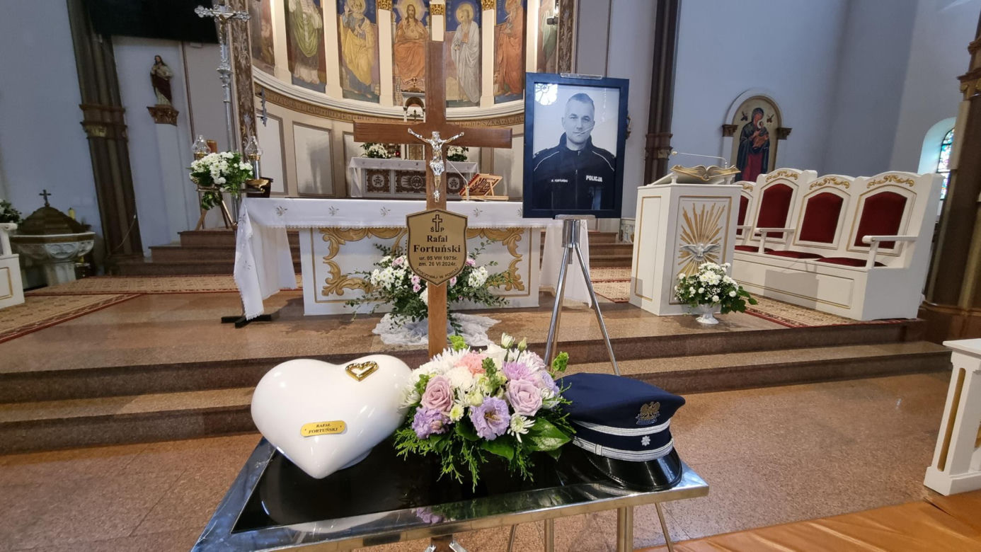 Pogrzeb podinsp. Rafała Fortuńskiego. Policjant to ofiara szaleńca ze Słupska