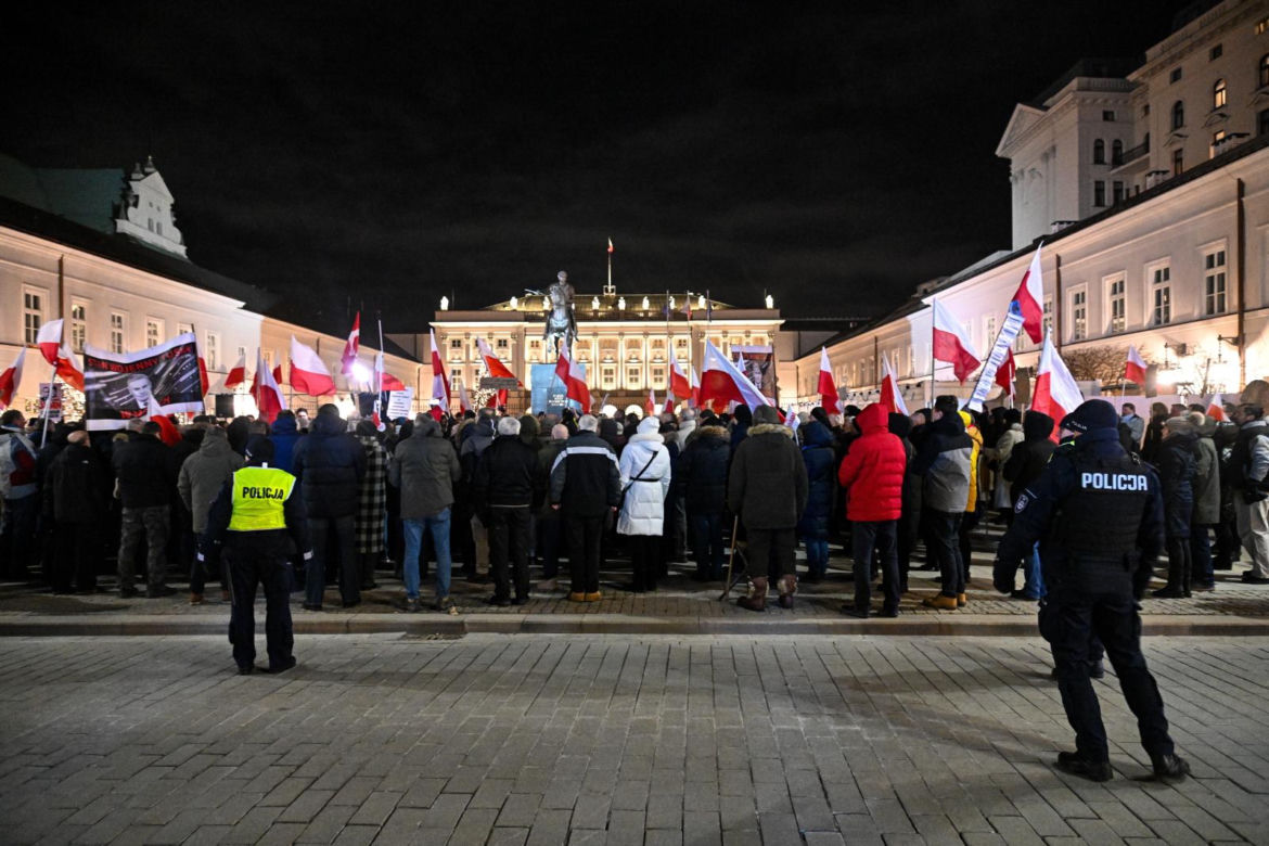 Protest pod Pałacem Prezydenckim