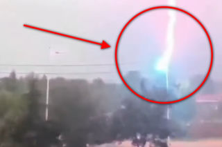 Niezwykła seria 12 piorunów. Wszystkie trafiły w ten sam punkt