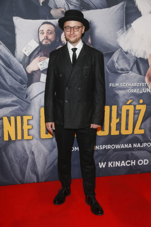 Gwiazdy na premierze filmu "Nie cudzołóż, nie kradnij". Julia Wieniawa zadaje szyku w drapieżnej stylizacji 