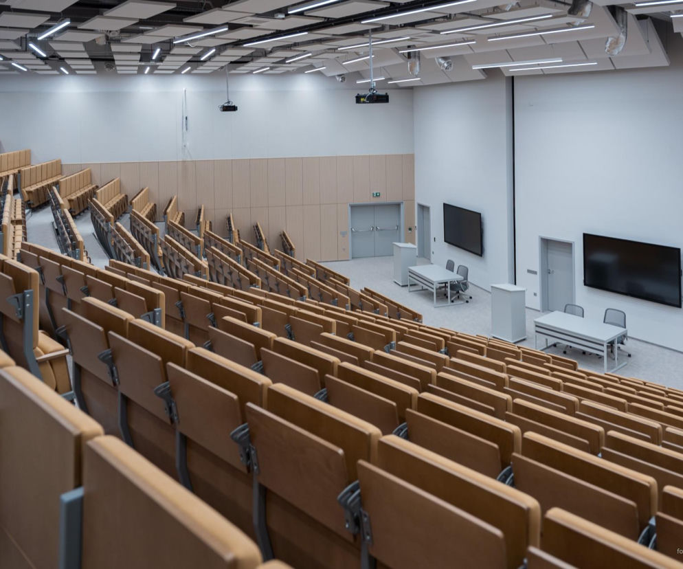 Nowoczesny gmach dla studentów UwB. Uczelnia planuje kolejne inwestycje