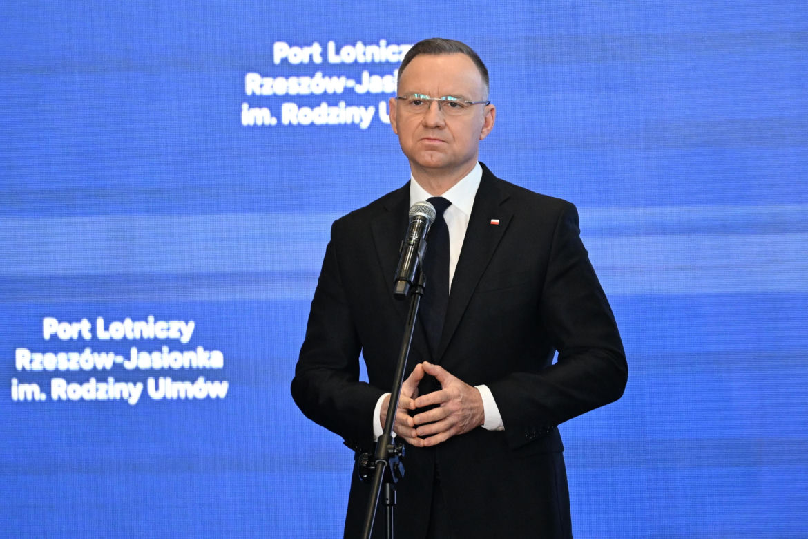 Andrzej Duda nadał Portowi Lotniczemu „Rzeszów-Jasionka” imię na część rodziny Ulmów