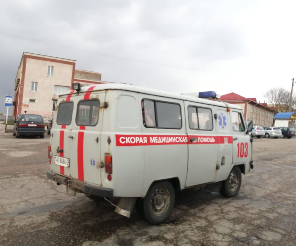 Karetka pogotowia w Dokszycach