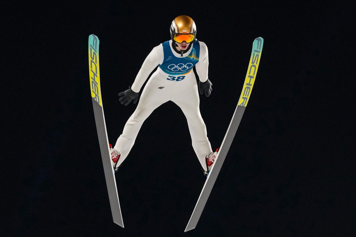 Kacper Tomasiak zaliczył dramatycznie wyglądający upadek w Vikersund
