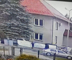 86-latek z impetem wjechał w dziecko! Pokazali wszystko na nagraniu. Włosy stają dęba