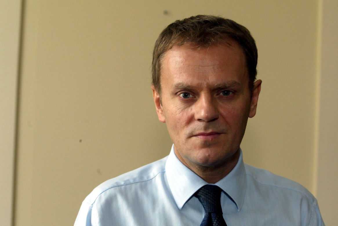 Tak polityka zmieniła Donalda Tuska. Wszystko widać na jego twarzy i głowie!