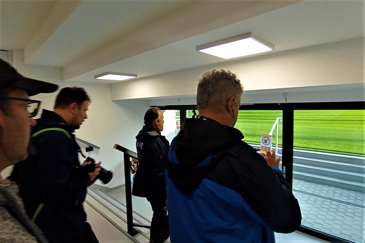 Spacery po nowym szczecińskim stadionie przyciągnęły wielu chętnych