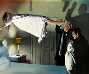 Klątwa Egzorcysty dosięgnie pięknej Scarlett? Przerażające ostrzeżenie