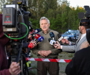 Wielki pożar pod Warszawą. Strażacy walczą z żywiołem