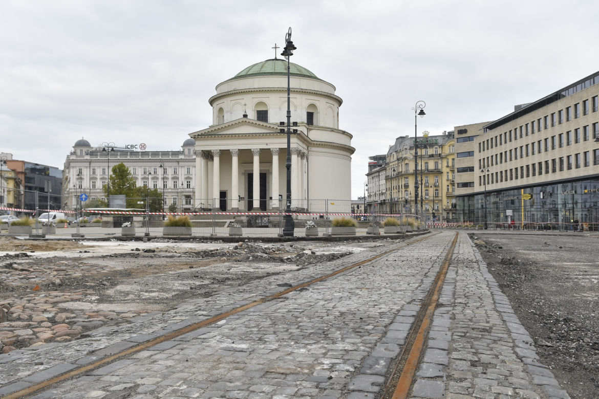 Zaasfaltują Plac Trzech Krzyży żeby go za kilka lat znów rozkopać 